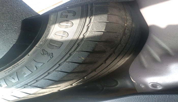 2017 Honda WR-V 1.5L I-DTEC VX MT, Diesel, Manual, 1,03,542 km, tyre