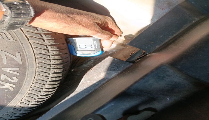 2011 Skoda Laura AMBIENTE 2.0 TDI CR MT, Diesel, Manual, 2,85,599 km, tyre