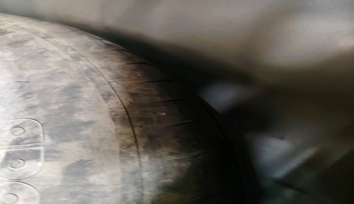 2020 Hyundai VENUE S 1.2, Petrol, Manual, 1,06,607 km, tyre