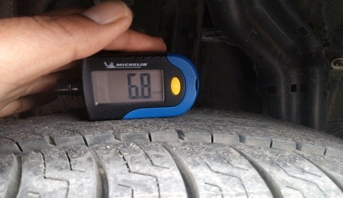 2020 Renault TRIBER RXZ AMT, Petrol, Automatic, 66,849 km, tyre