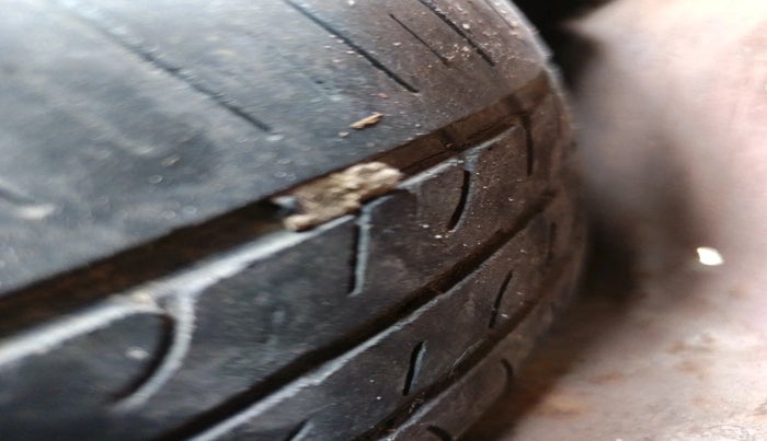 2015 Honda Amaze 1.5L I-DTEC S, Diesel, Manual, 1,28,536 km, tyre