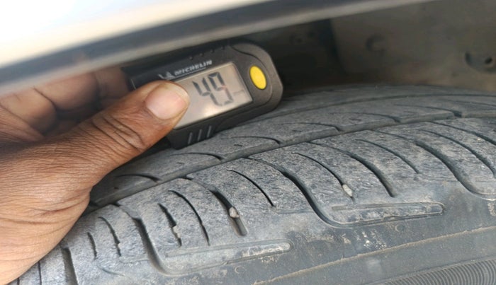 2015 Honda Amaze 1.5L I-DTEC S, Diesel, Manual, 1,28,536 km, tyre