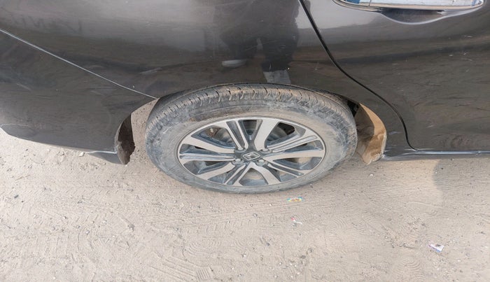 2023 Honda Amaze 1.2L I-VTEC VX CVT, Petrol, Automatic, 16,148 km, tyre