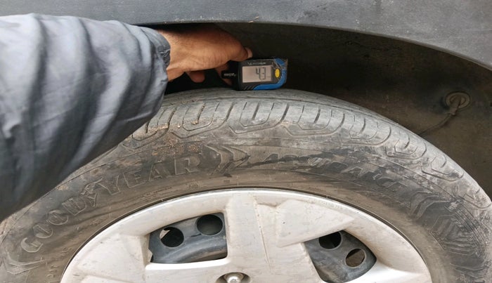 2019 Hyundai VENUE S 1.2, Petrol, Manual, 80,684 km, tyre