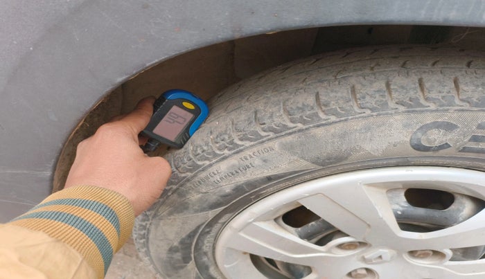 2017 Renault Kwid RXT 1.0 (O), Petrol, Manual, 37,663 km, tyre