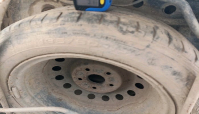 2013 Maruti Ertiga VDI, Diesel, Manual, 2,09,698 km, tyre