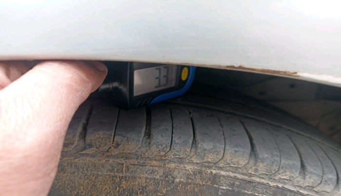 2013 Maruti Ertiga VDI, Diesel, Manual, 2,09,698 km, tyre