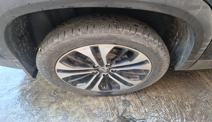 2022 MG HECTOR PLUS SHARP 2.0 DIESEL TURBO MT 6-STR, Diesel, Manual, 50,762 km, tyre