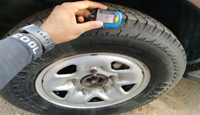 2014 Tata Safari Storme 2.2 EX 4X2, Diesel, Manual, 1,12,938 km, tyre