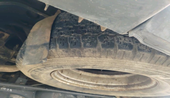 2014 Tata Safari Storme 2.2 EX 4X2, Diesel, Manual, 1,12,938 km, tyre