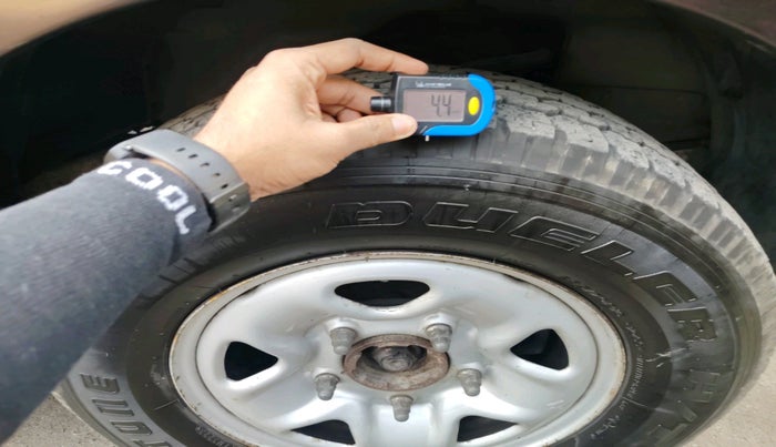 2014 Tata Safari Storme 2.2 EX 4X2, Diesel, Manual, 1,12,938 km, tyre