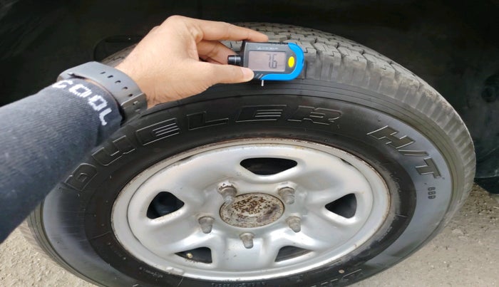 2014 Tata Safari Storme 2.2 EX 4X2, Diesel, Manual, 1,12,938 km, tyre