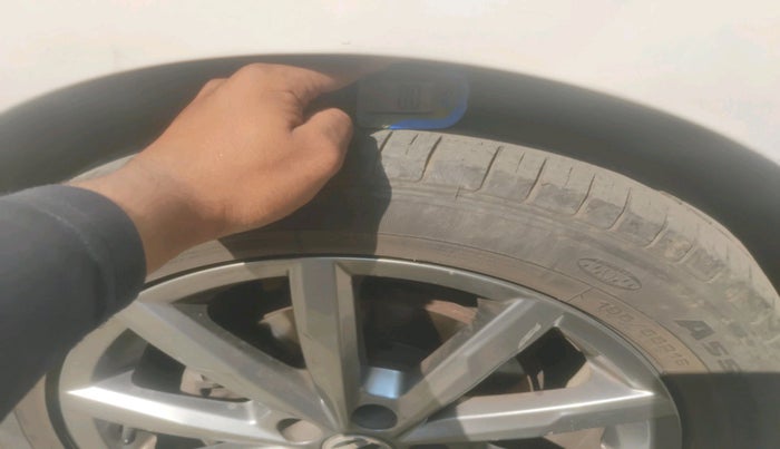 2020 Volkswagen Vento HIGHLINE PLUS 1.0L TSI AT, Petrol, Automatic, 54,885 km, tyre