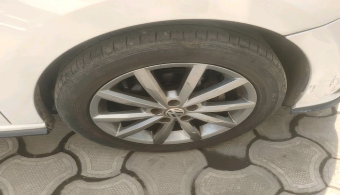 2020 Volkswagen Vento HIGHLINE PLUS 1.0L TSI AT, Petrol, Automatic, 54,885 km, tyre