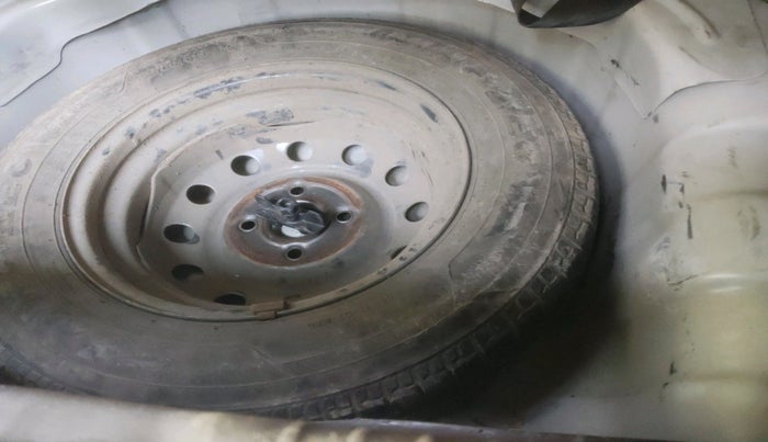 2015 Hyundai i10 MAGNA 1.1, Petrol, Manual, 53,467 km, tyre