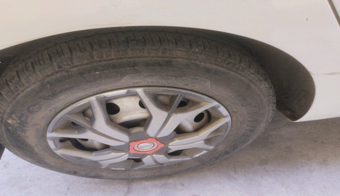 2015 Hyundai i10 MAGNA 1.1, Petrol, Manual, 53,467 km, tyre