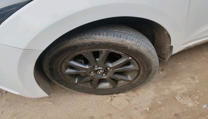 2020 Hyundai Elite i20 SPORTZ PLUS 1.2, Petrol, Manual, 63,260 km, tyre