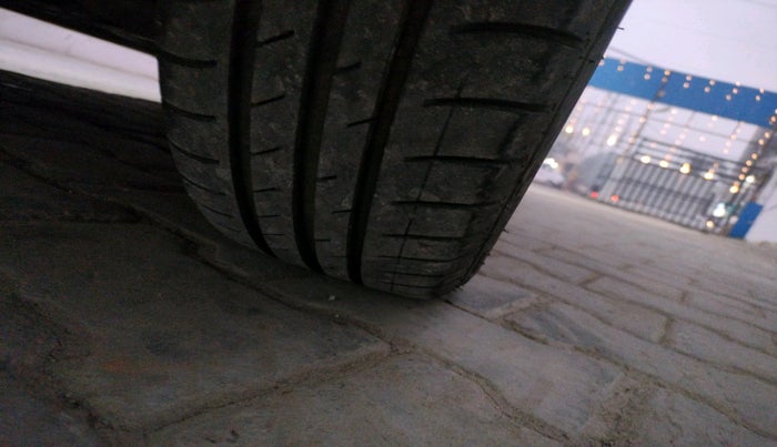 2016 Hyundai Xcent SX 1.2, Petrol, Manual, 1,29,506 km, tyre