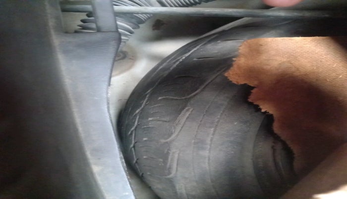 2012 Hyundai Santro Xing GL, Petrol, Manual, 1,24,672 km, tyre