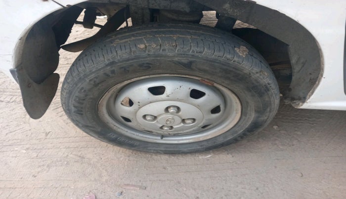 2012 Hyundai Santro Xing GL, Petrol, Manual, 1,24,672 km, tyre