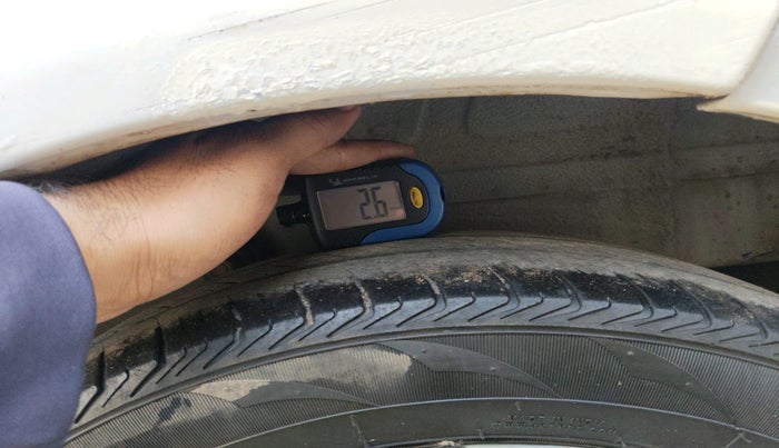 2013 Chevrolet Spark LT 1.0, Petrol, Manual, 1,36,000 km, tyre