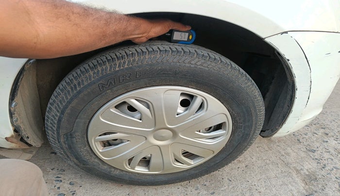 2010 Maruti Swift LXI 1.3, Petrol, Manual, 79,600 km, tyre