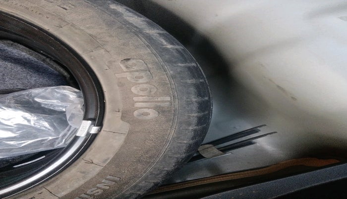 2016 Hyundai Elite i20 ASTA 1.2 (O), Petrol, Manual, 46,299 km, tyre