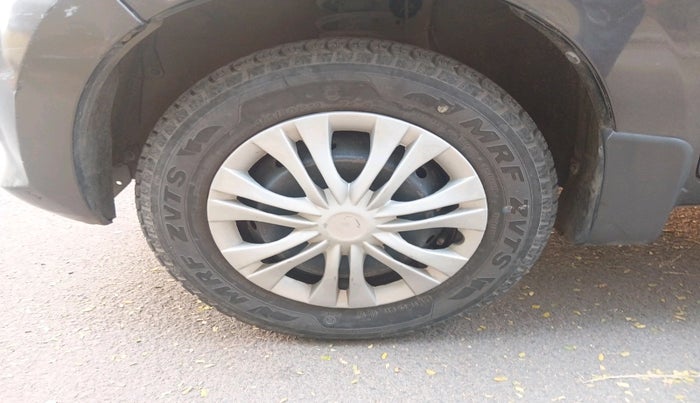 2015 Maruti Alto 800 LXI, Petrol, Manual, 25,165 km, tyre