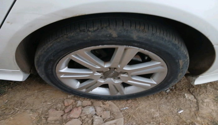 2010 Audi A4 1.8 TFSI, Petrol, Automatic, 67,536 km, tyre