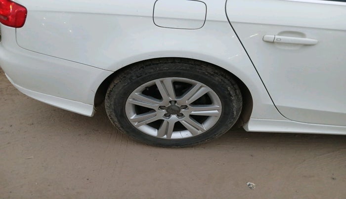 2010 Audi A4 1.8 TFSI, Petrol, Automatic, 67,536 km, tyre