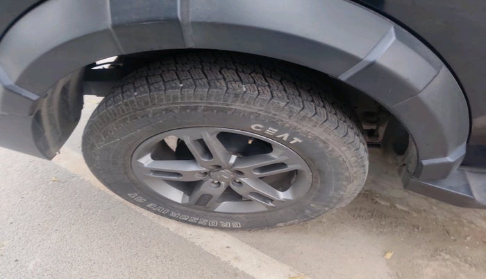 2023 Mahindra Thar LX PETROL HT 4WD AT, Petrol, Automatic, 20,656 km, tyre