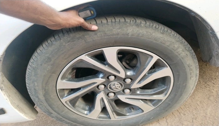 2021 Toyota Innova Crysta 2.4 G 8 STR, Diesel, Manual, 1,37,766 km, tyre