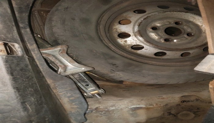 2012 Maruti Swift Dzire VDI, Diesel, Manual, 95,633 km, tyre