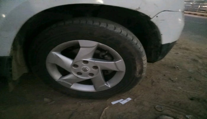 2015 Renault Duster 85 PS RXL DIESEL, Diesel, Manual, 1,85,595 km, tyre