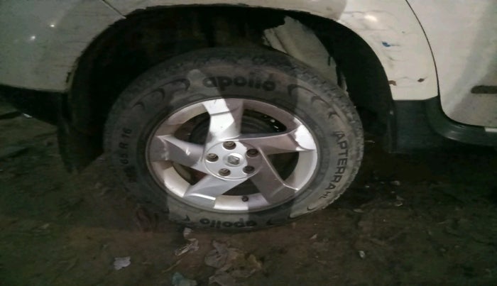 2015 Renault Duster 85 PS RXL DIESEL, Diesel, Manual, 1,85,595 km, tyre