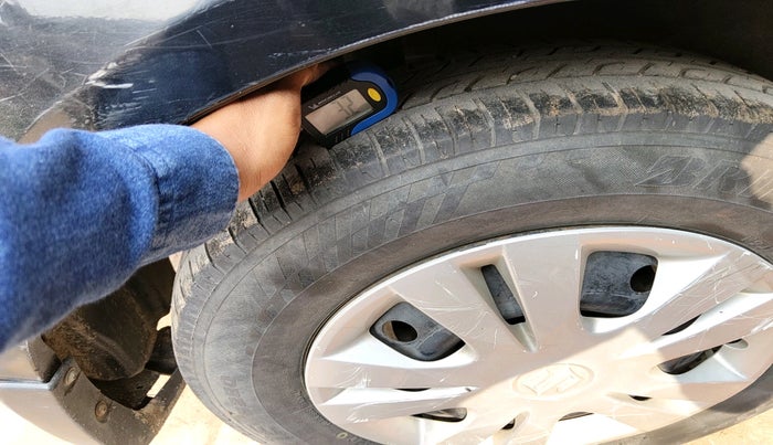 2013 Maruti Swift Dzire VXI, Petrol, Manual, 58,234 km, tyre