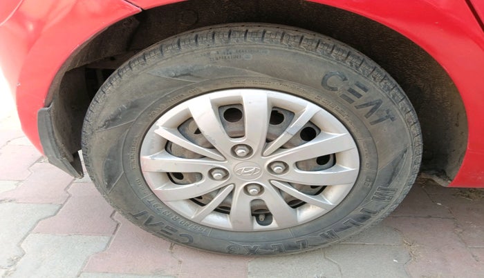 2013 Hyundai i10 MAGNA 1.2, Petrol, Manual, 66,527 km, tyre