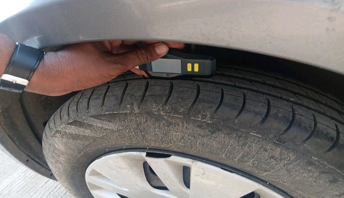 2014 Maruti Swift VXI, Petrol, Manual, 45,254 km, tyre