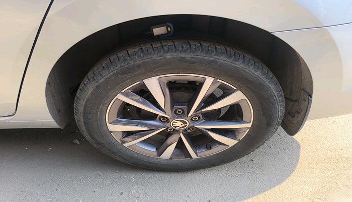 2022 Skoda SLAVIA STYLE 1.5L TSI DSG, Petrol, Automatic, 25,726 km, tyre