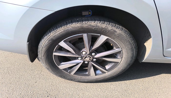 2022 Skoda SLAVIA STYLE 1.5L TSI DSG, Petrol, Automatic, 25,726 km, tyre