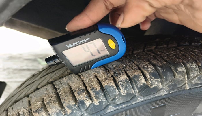 2017 Renault Kwid RXL, Petrol, Manual, 59,314 km, tyre