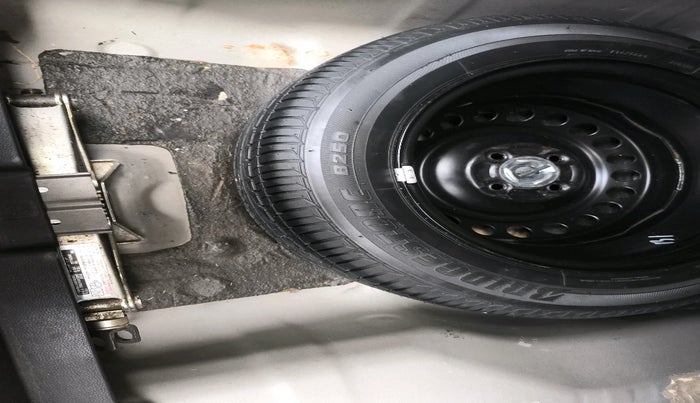 2014 Honda City 1.5L I-VTEC V MT, Petrol, Manual, 75,097 km, tyre