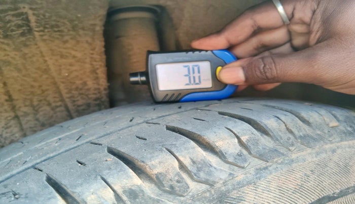 2019 Maruti Dzire ZXI, Petrol, Manual, 34,503 km, tyre