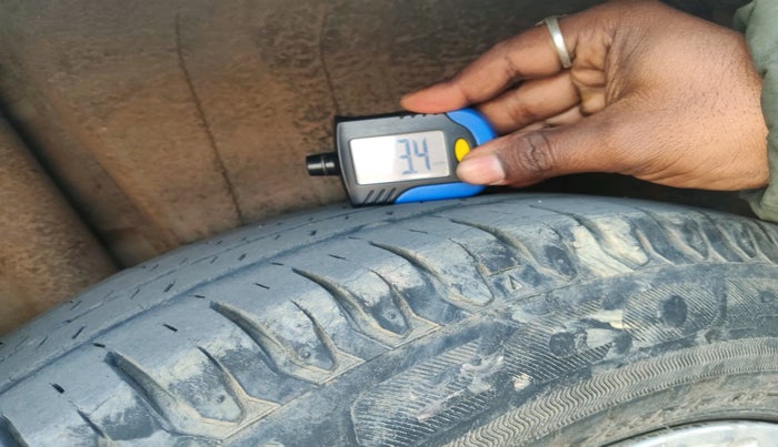 2019 Maruti Dzire ZXI, Petrol, Manual, 34,503 km, tyre