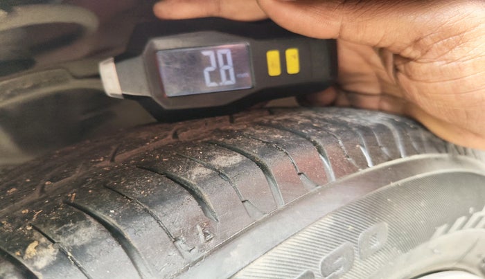 2012 Hyundai i10 SPORTZ 1.2, Petrol, Manual, 99,523 km, tyre