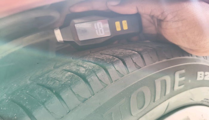 2012 Hyundai i10 SPORTZ 1.2, Petrol, Manual, 99,523 km, tyre