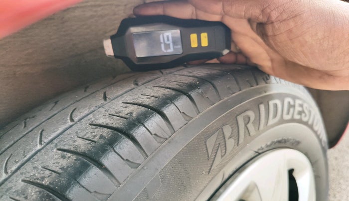 2012 Hyundai i10 SPORTZ 1.2, Petrol, Manual, 99,523 km, tyre