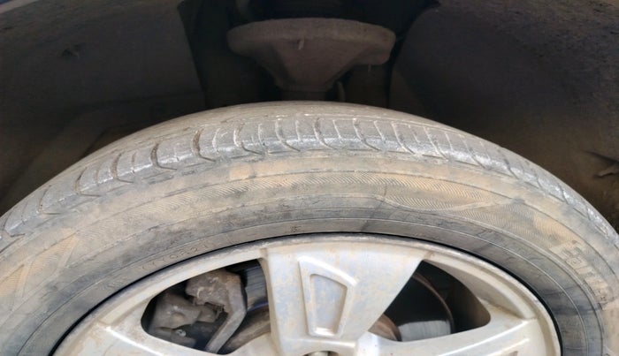 2013 Mahindra XUV500 W8, Diesel, Manual, 1,61,209 km, tyre