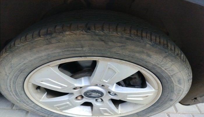 2013 Mahindra XUV500 W8, Diesel, Manual, 1,61,209 km, tyre