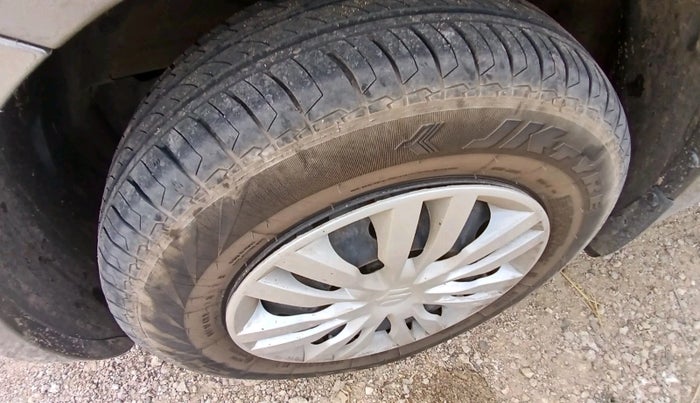 2023 Maruti Dzire VXI, Petrol, Manual, 15,541 km, tyre